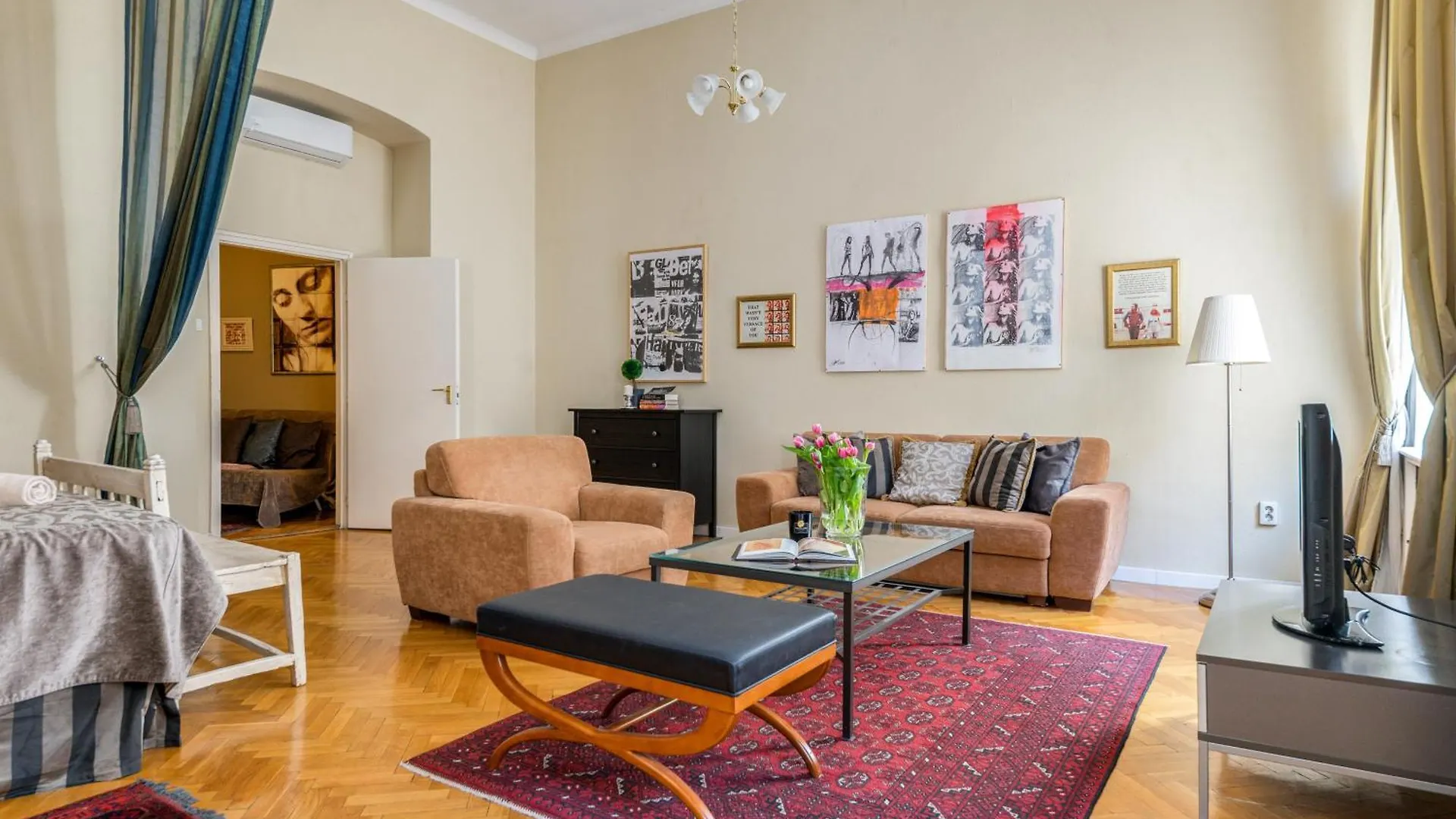 Super Chic Suite With A Private Balcony Budapešť